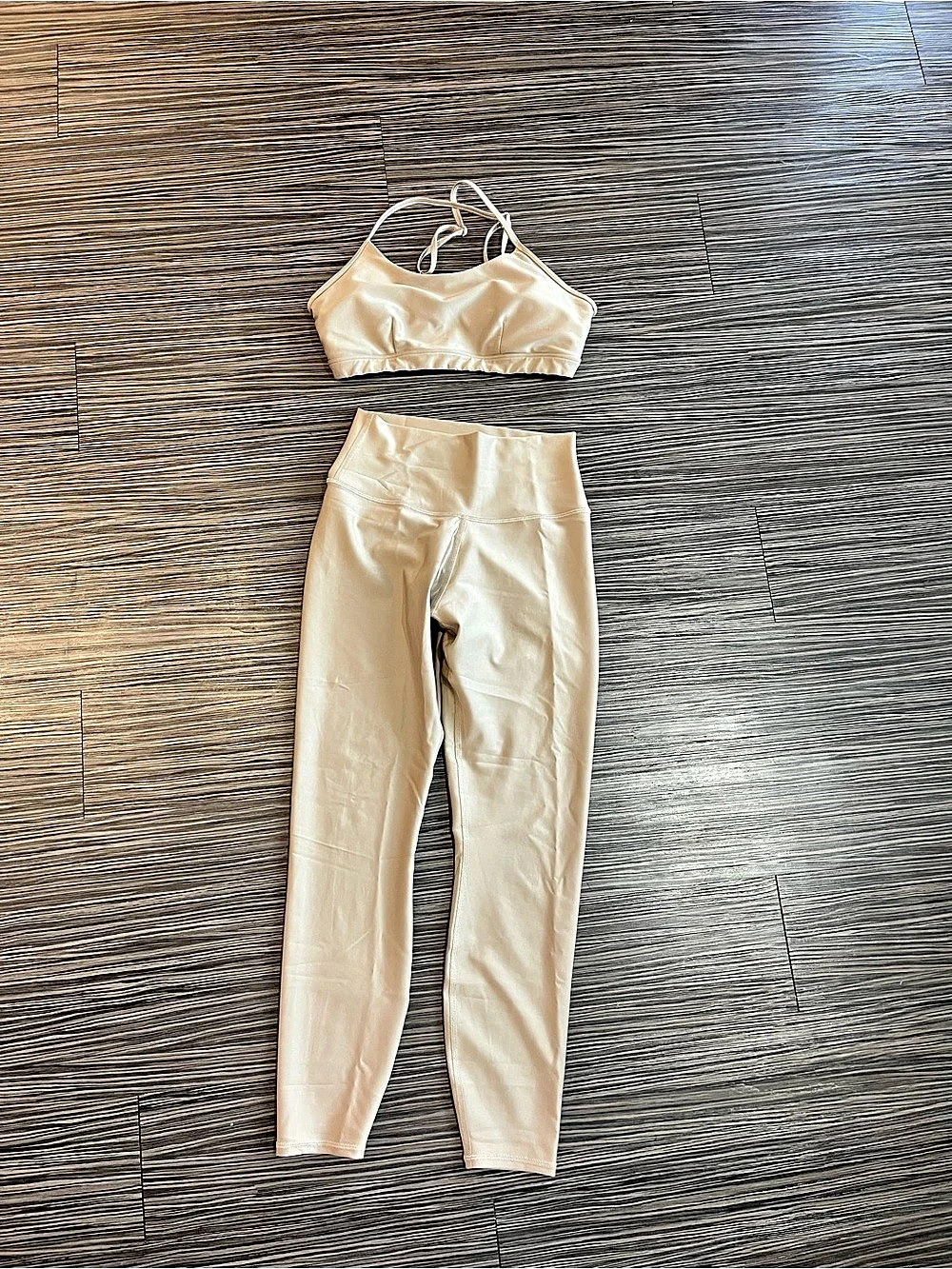 Alo Yoga High-Waist Airlift Leggings